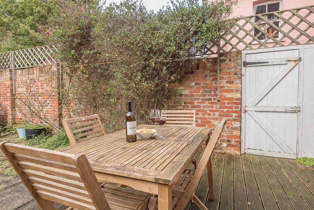 Pelican Cottage, オールドバラ エクステリア 写真